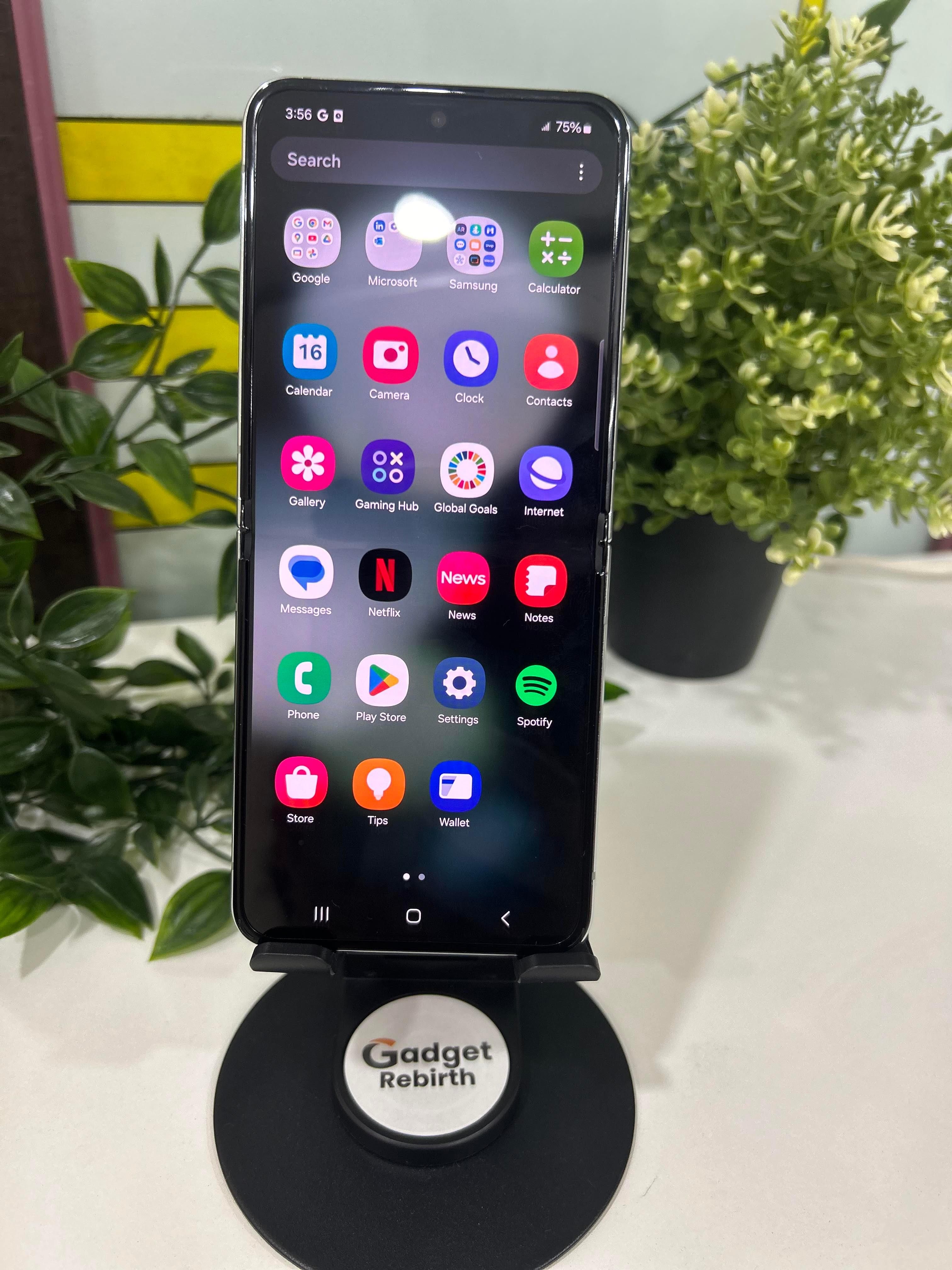 Samsung Galaxy Z Flip 5 Refurbished - Gadget Rebirth