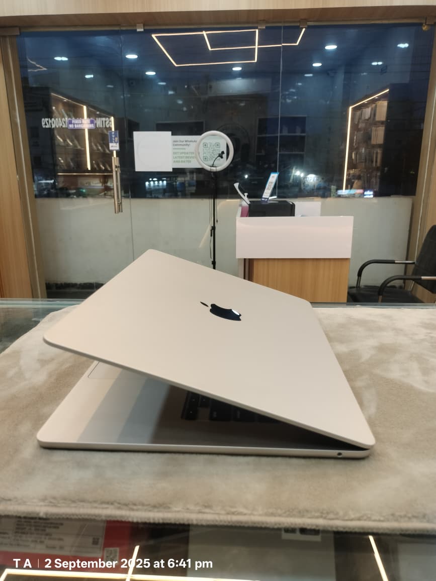 MacBook Air 15″ (A3114, 256 GB) Openbox Under Warranty – M3 Performance | Liquid Retina