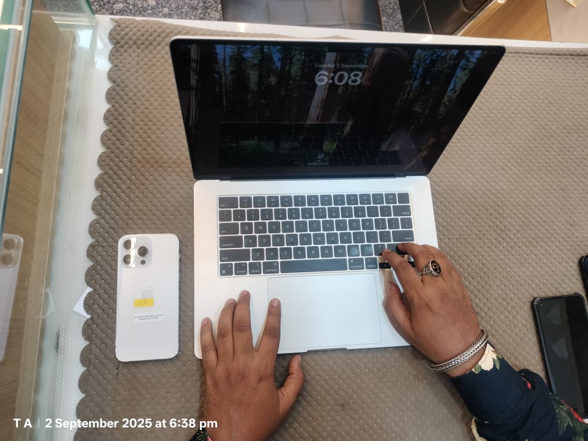 MacBook Air 15″ (A3114, 256 GB) Openbox Under Warranty – M3 Performance | Liquid Retina