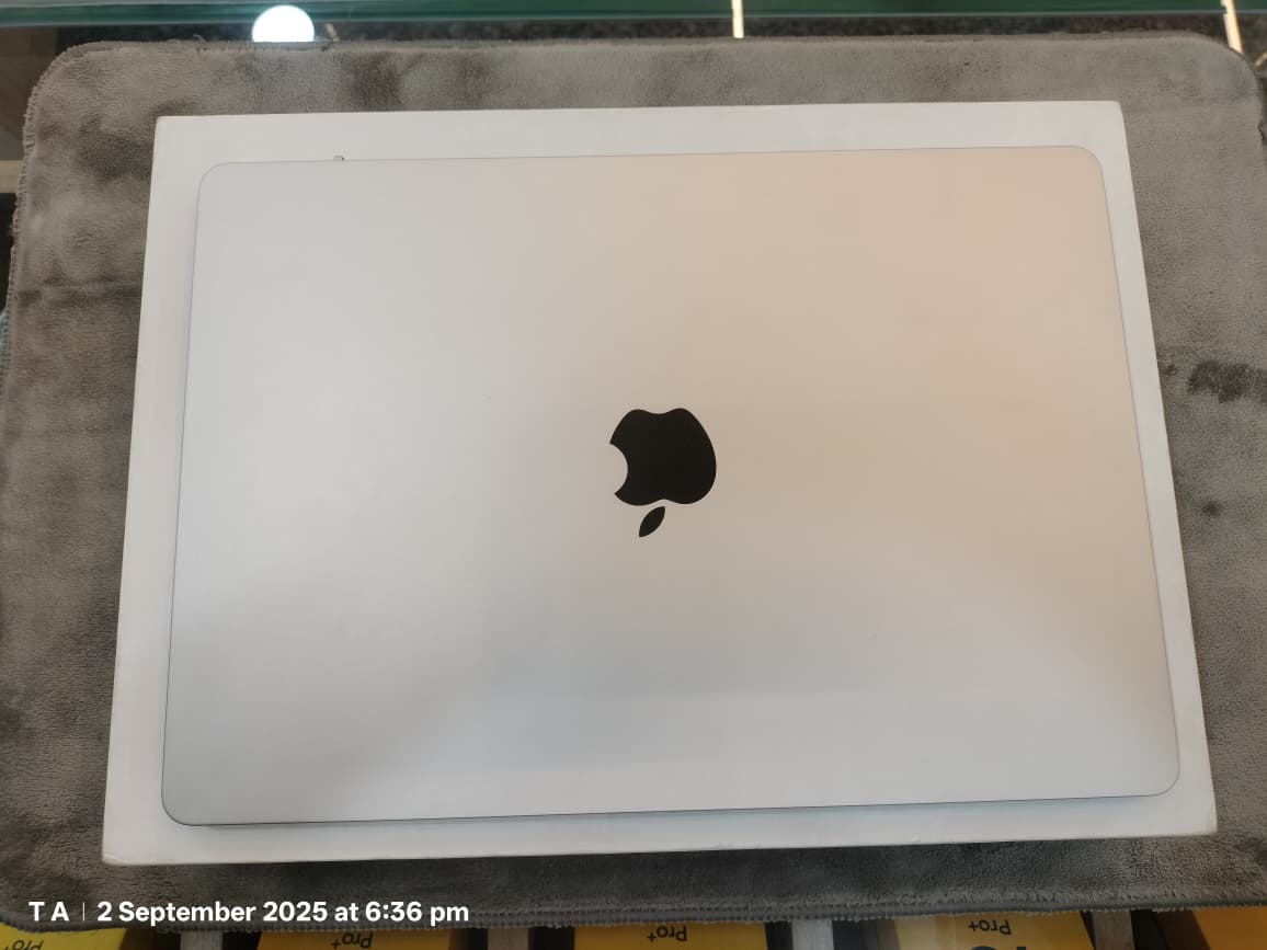 MacBook Air 15″ (A3114, 256 GB) Openbox Under Warranty – M3 Performance | Liquid Retina